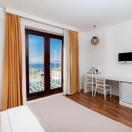 Tiara Buyukada Adalar