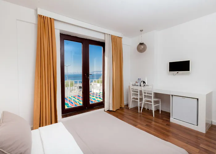 Tiara Buyukada Adalar